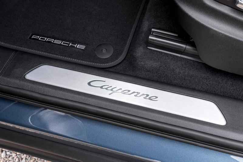 Illustration for article titled The 2019 Porsche Cayenne E-Hybrid Is Good But It Tries To Do Too Much